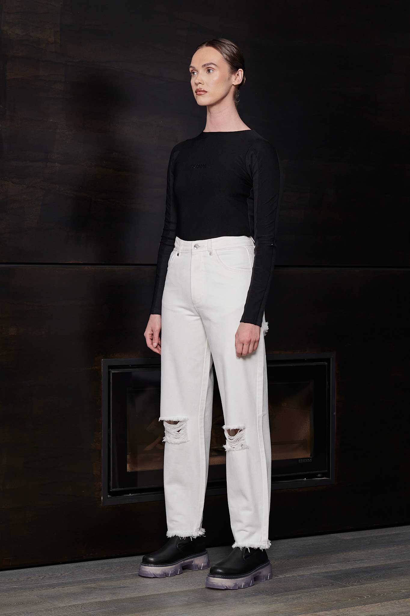 DISTRESSED STRAIGHT JEAN - WHITE