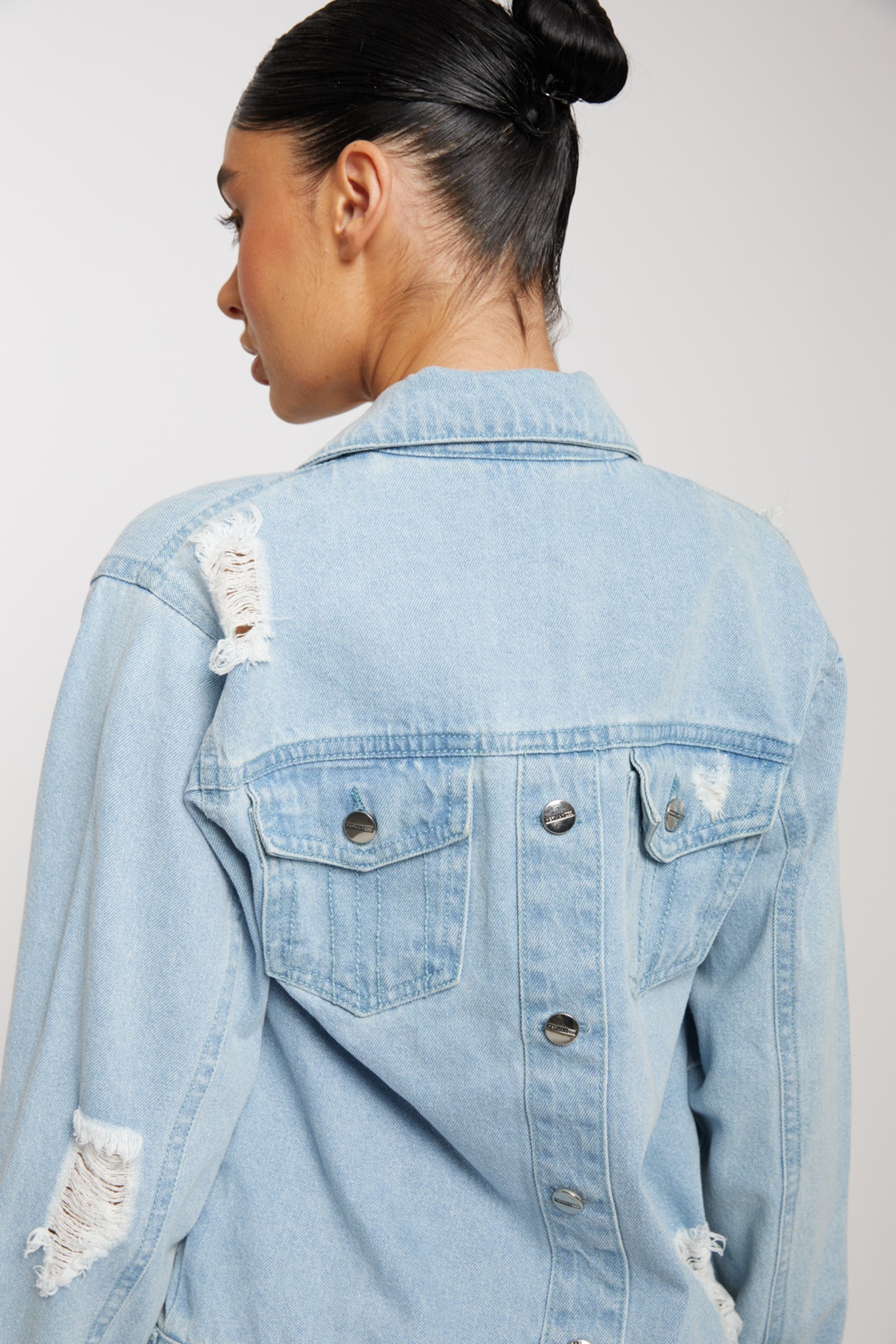 DISTRESSED DENIM JACKET - LIGHT BLUE
