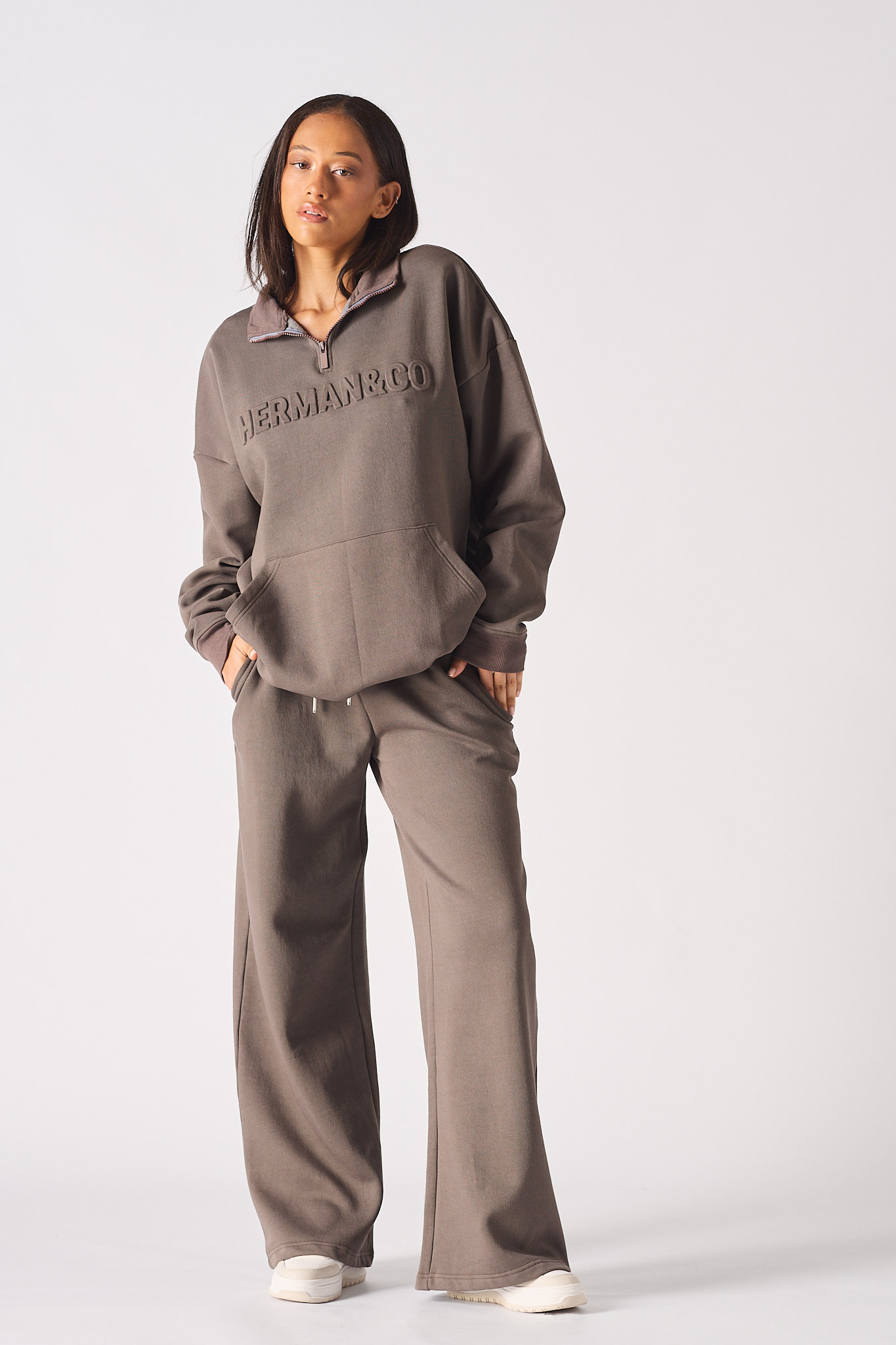 HERMAN ZIP NECK SWEATSHIRT - BROWN