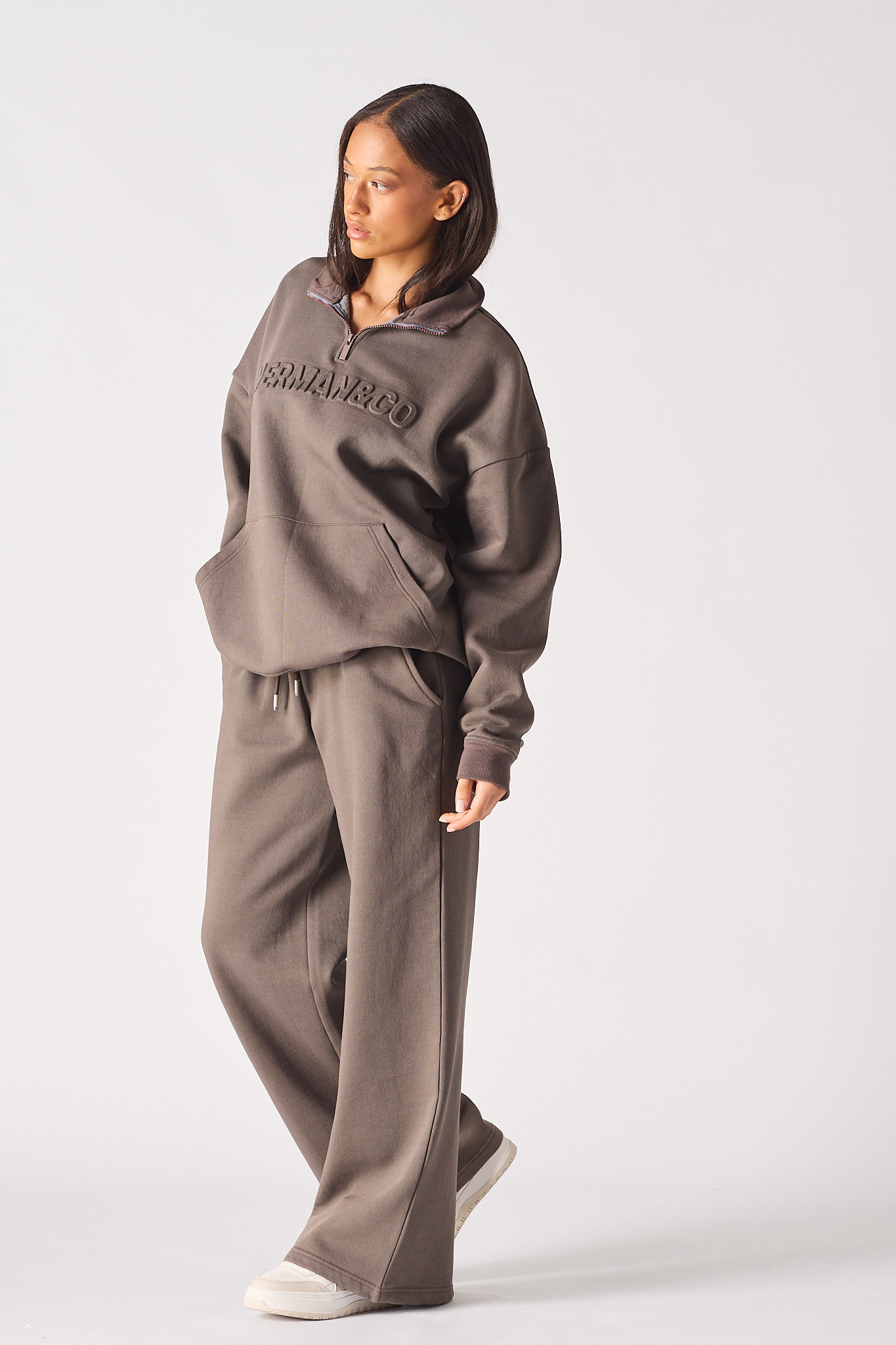 HERMAN ZIP NECK SWEATSHIRT - BROWN