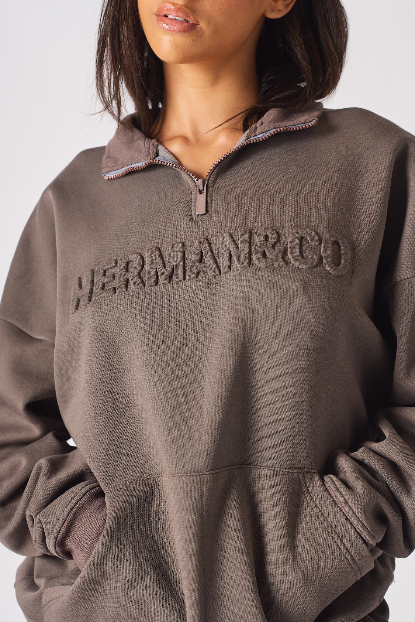 HERMAN ZIP NECK SWEATSHIRT - BROWN