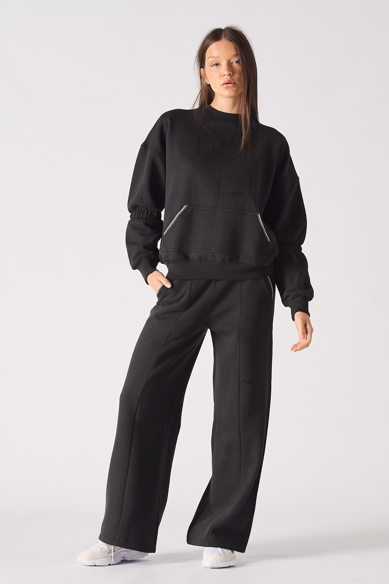 STITCH CREW NECK JUMPER - BLACK