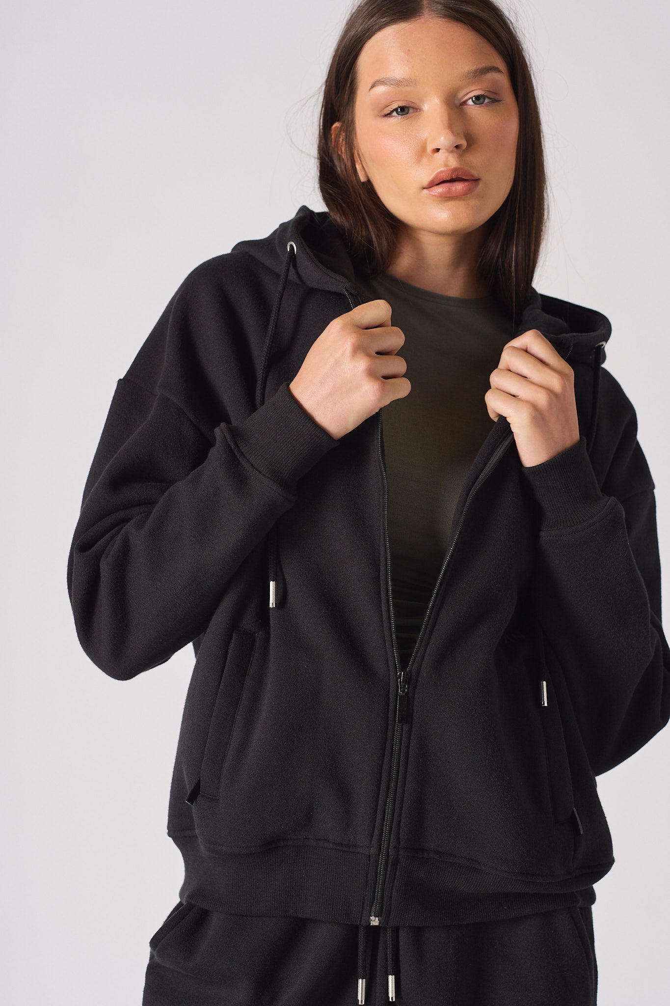 REGULAR ZIP UP HOODIE - BLACK