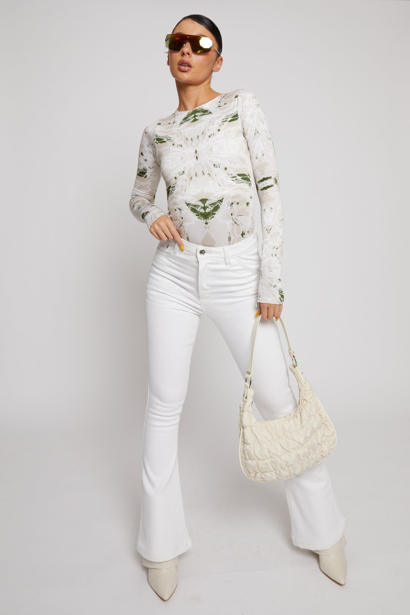 HIGH WAISTED FLARE JEANS - WHITE