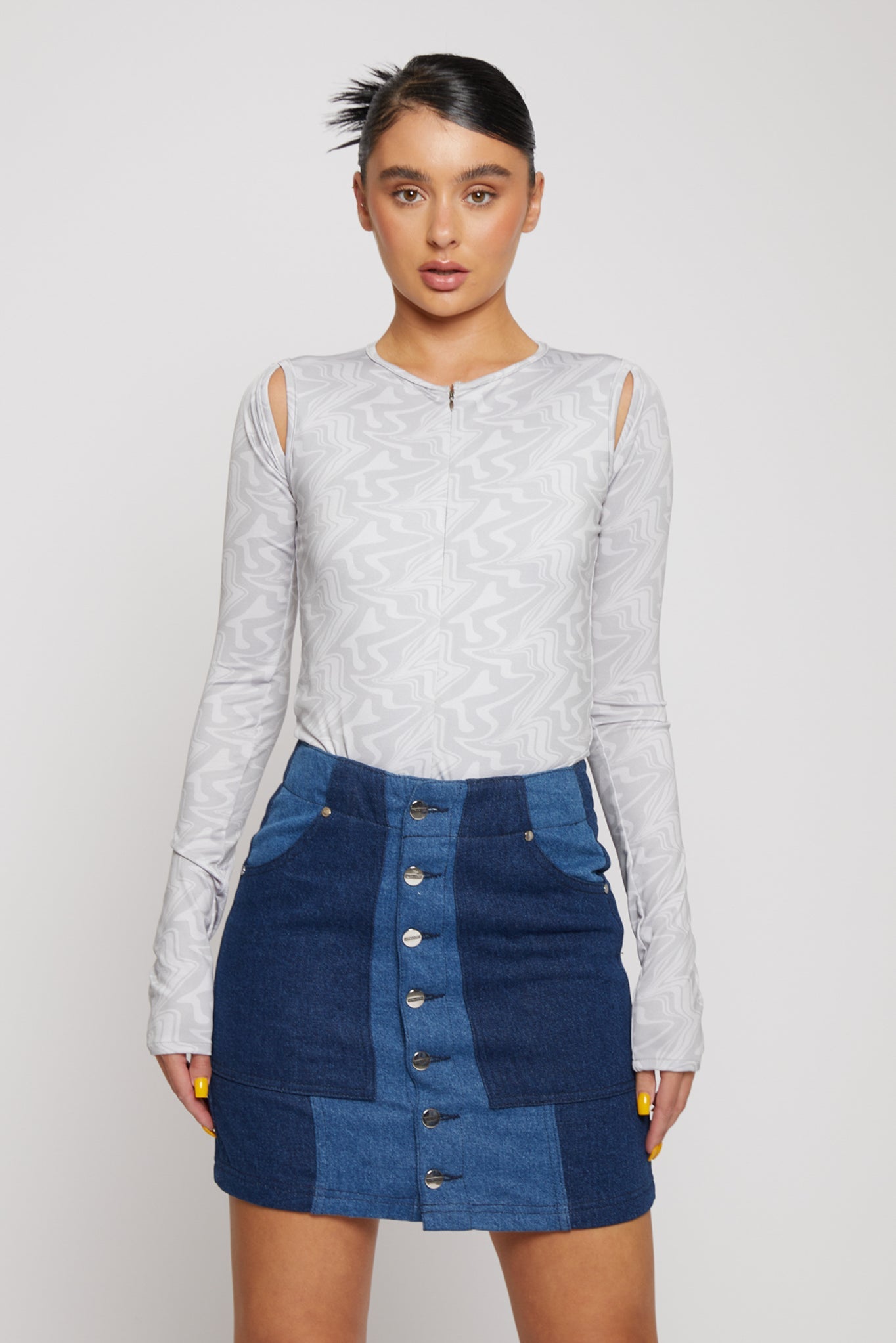 PRINTED CUT OUT BODYSUIT - LIGHT GREY